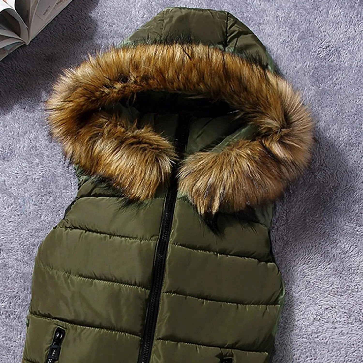 Dademeo Womens Puffer Vest with Fur Hood Winter Slim Fit Cropped Vest Coat Casual Outerwear Sleeveless Cotton-Padded Jacket