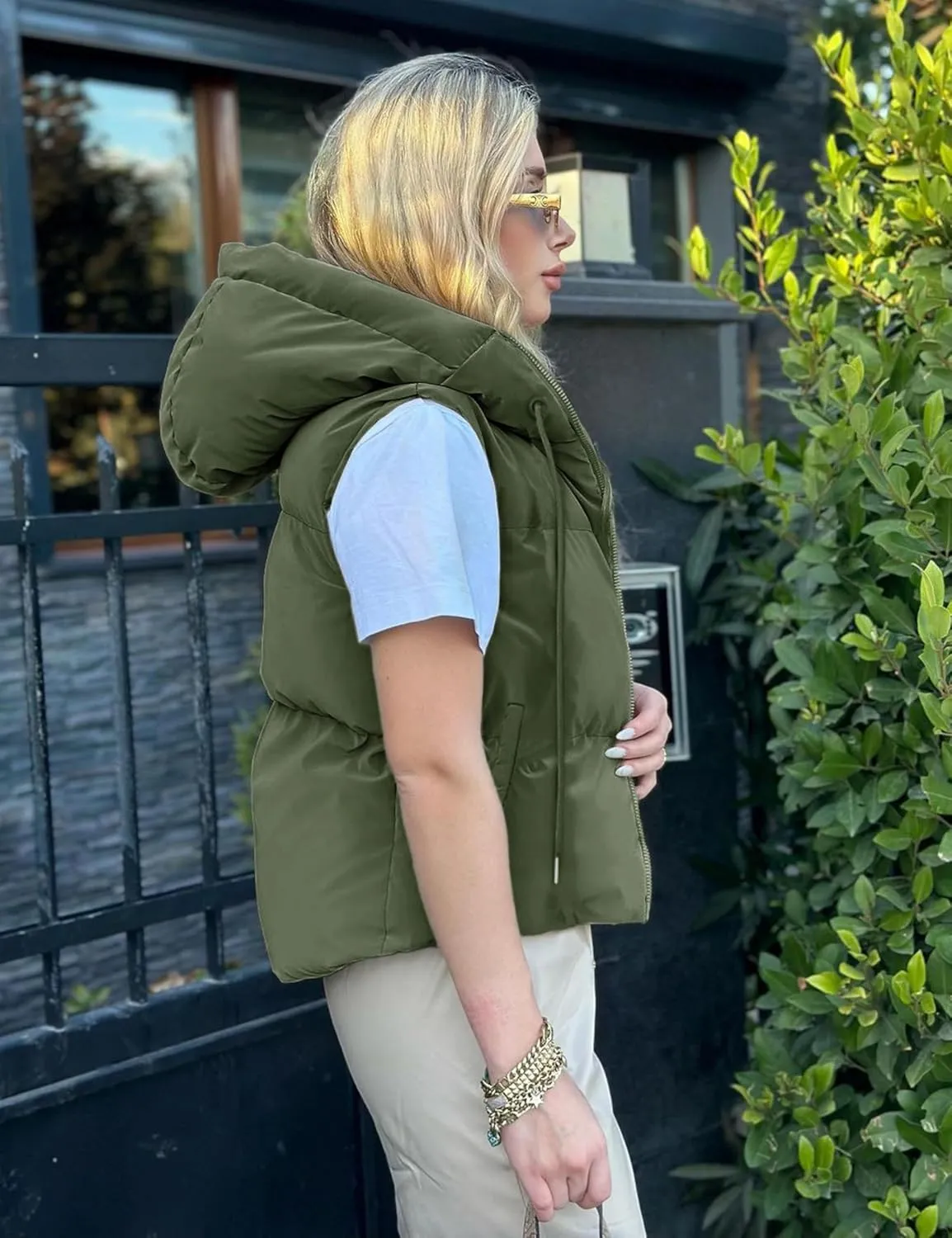 Fiona Jolin Puffer Vest Women Hooded Winter Zip Up Lightweight Sleeveless Puffy Jackets Padded Coats Outerwear