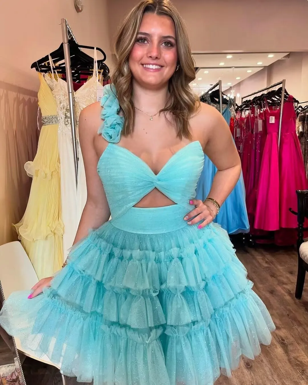 One Shoulder V Neck Homecoming Dresses Ruffle Tulle Short Prom Dress for Teens 3D Floral Appliques Princess Gowns