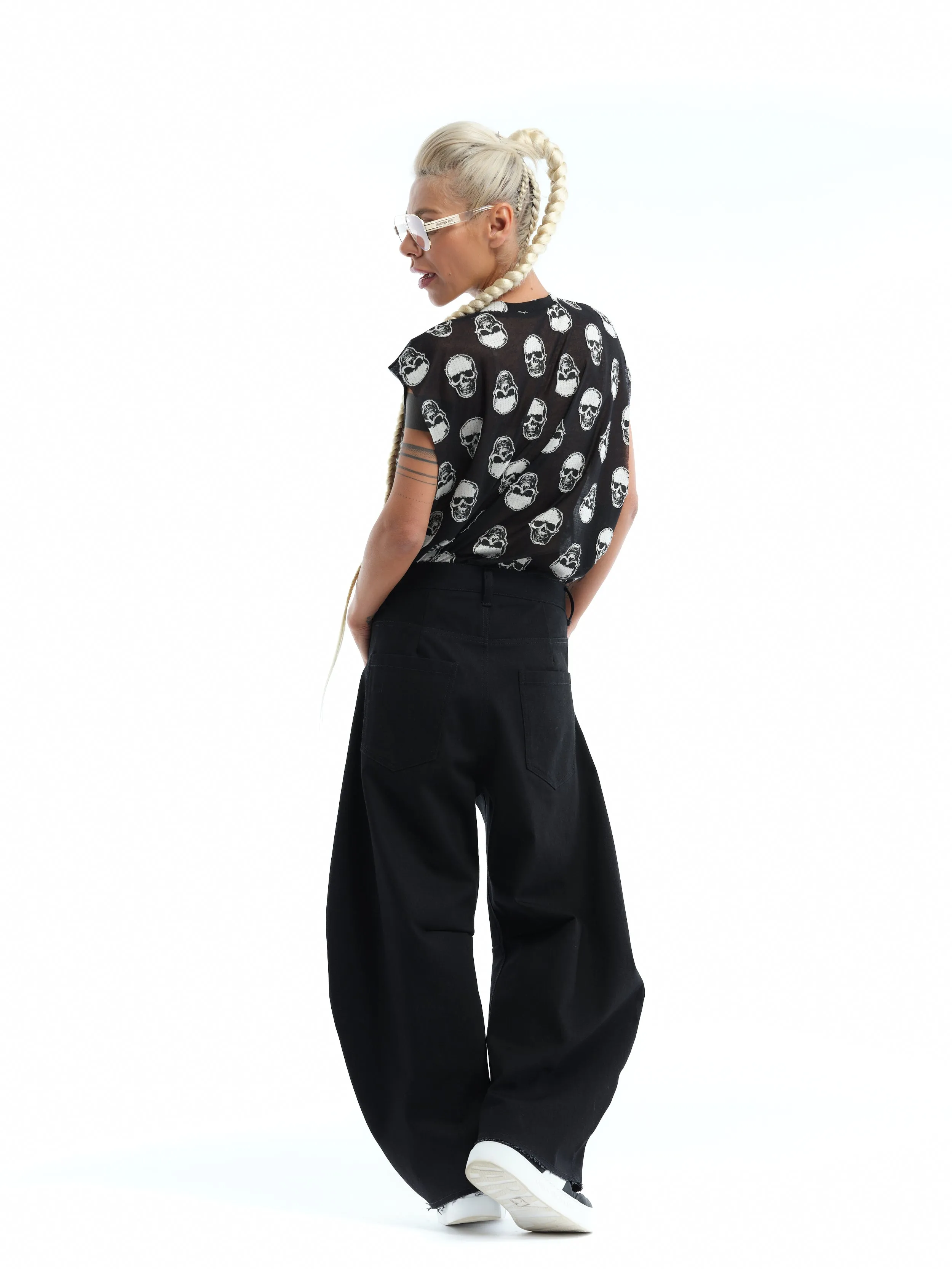 Relaxed Wide-Leg Black Jeans