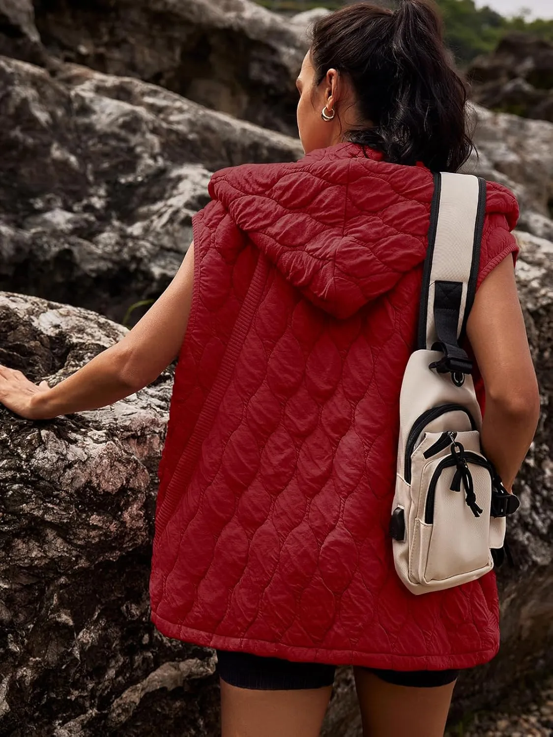SENSERISE Womens Oversized Puffer Vest Sleeveless Quilted Jacket Zip Up Hoodie Winter Coat with Pockets Padded Gilet