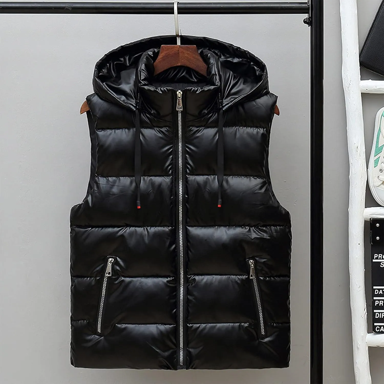 tuduoms Women's Removable Hooded Puffer Vest Quilted Lightweight Water-Resistant Down Vest Winter Warm Padded Parka Jacket