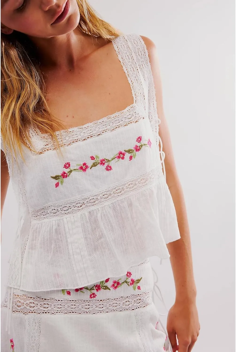 Women Lace Trim Tie Side Vest Tops Y2K Cute Sleeveless Square Neck Floral Embroidered Crop Tank Tops